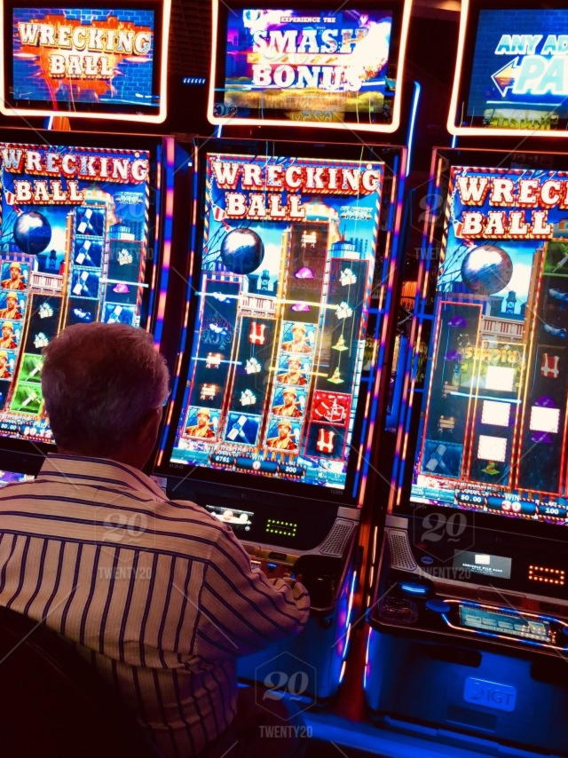 £880 Daily freeroll slot tournament at Party Casino