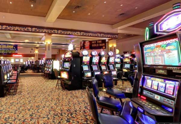 £455 Free Casino Ticket at Bet At Home Casino