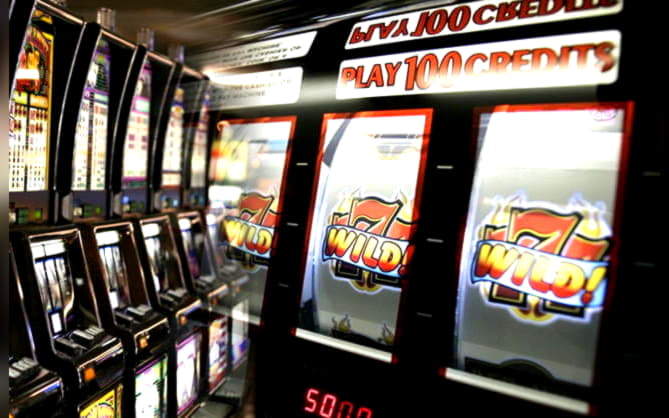€880 Daily freeroll slot tournament at William Hill Casino
