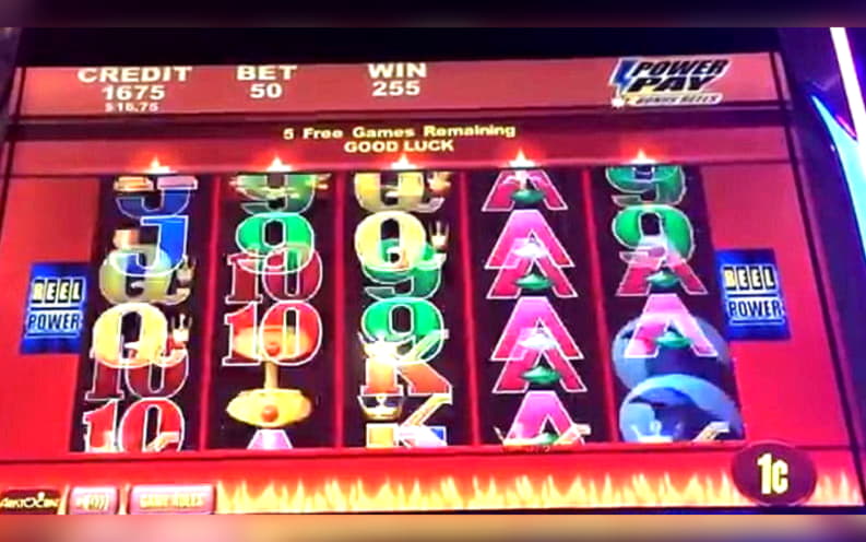 $625 Daily freeroll slot tournament at Licensed Casino 