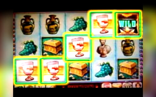 €90 Daily freeroll slot tournament at Hippozino Casino