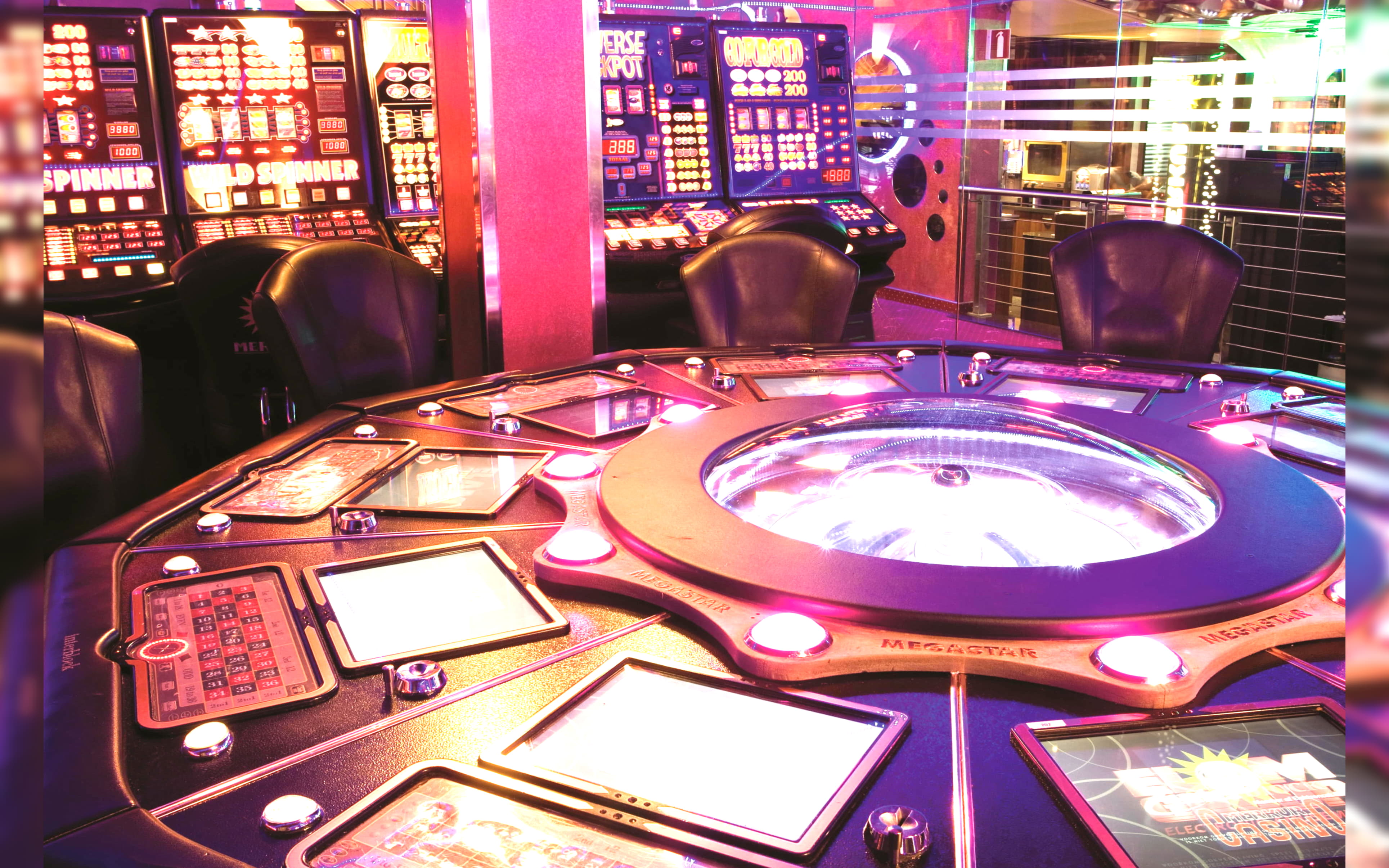 240 FREE Spins at Leo Dubai Casino