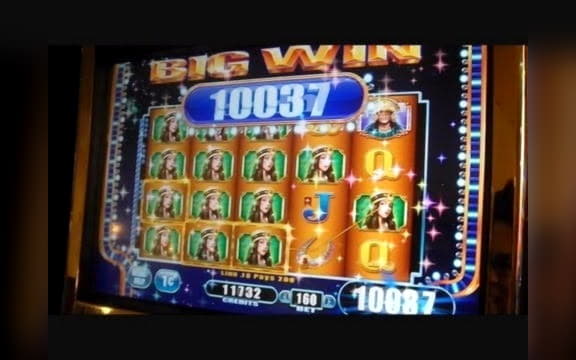 111 Free Spins right now at Licensed Casino 