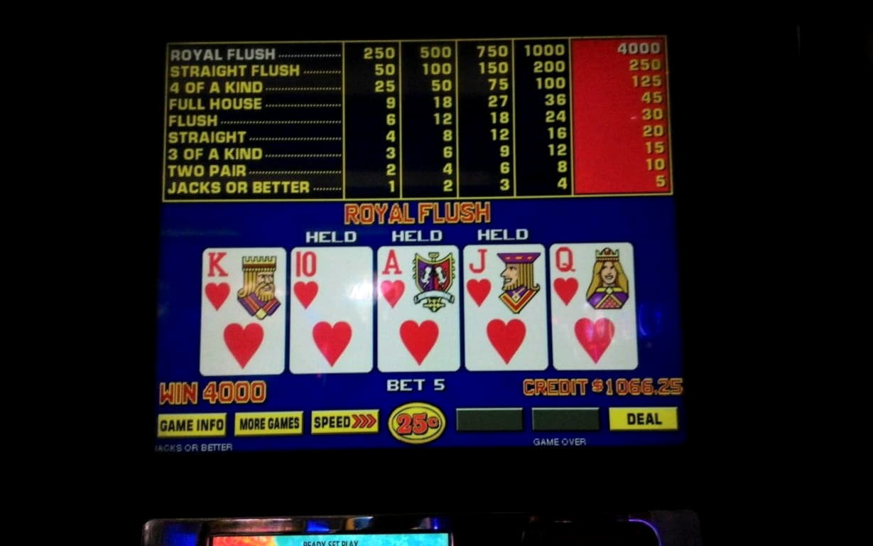 £195 Free Chip at bWin Casino