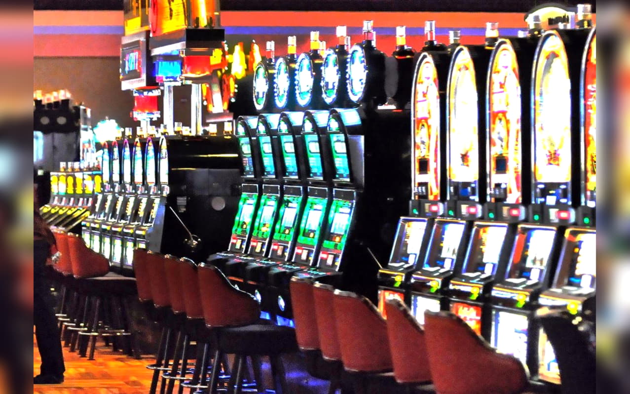$465 Daily freeroll slot tournament at Bet At Home Casino