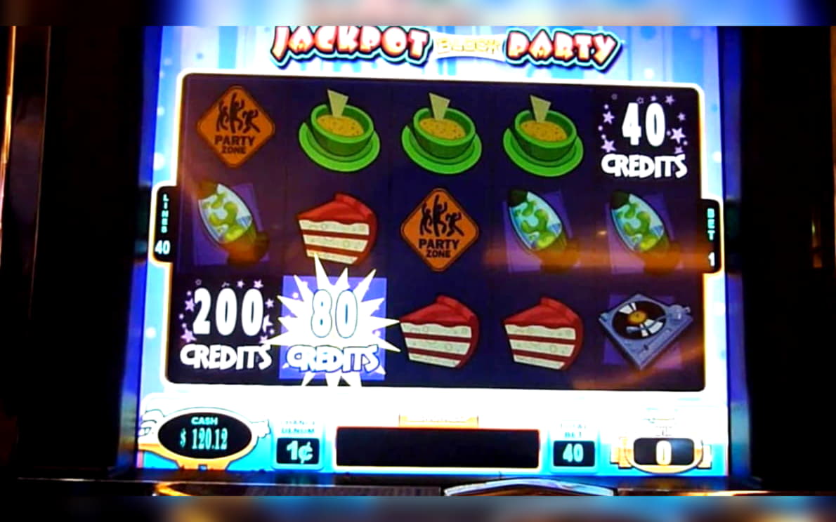 $635 Daily freeroll slot tournament at Guts Casino