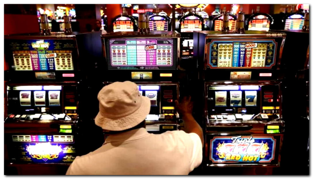 EUR 770 Daily freeroll slot tournament at Bet At Home Casino